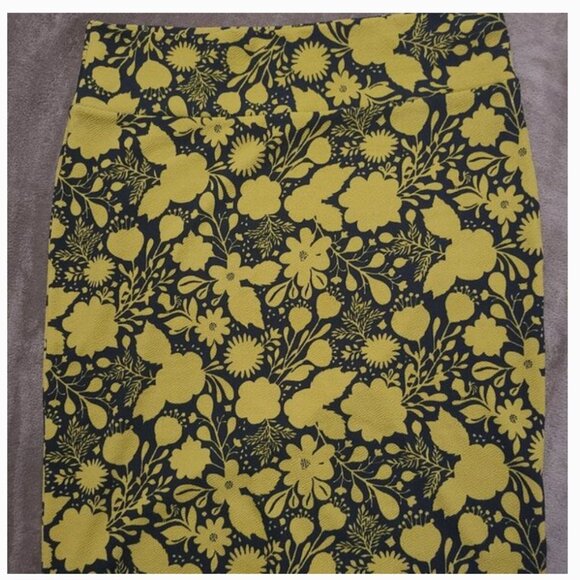 LuLaRoe Cassie chartreuse Floral Textured Stretch Pencil Skirt Size 3xl - Picture 2 of 5